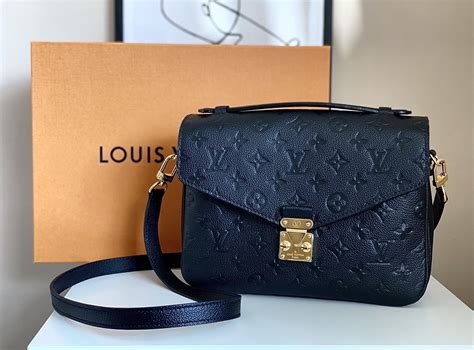 louis vuitton pochette métis zwart|Louis Vuitton Pochette metis celebrities.